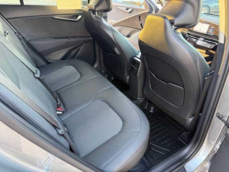 2023 Kia Niro EX Touring