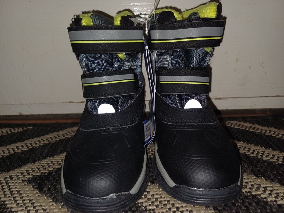 Продам чоботи водонепроникні для хлопчика Lupilu 28р