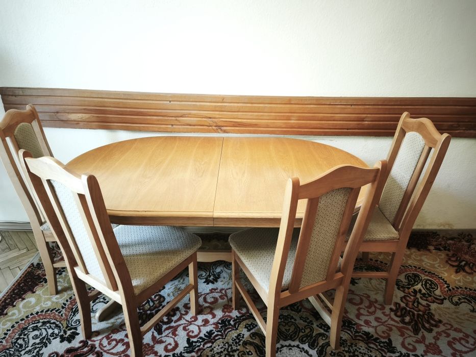 Stół owalny rozkładany plus 4 krzesła