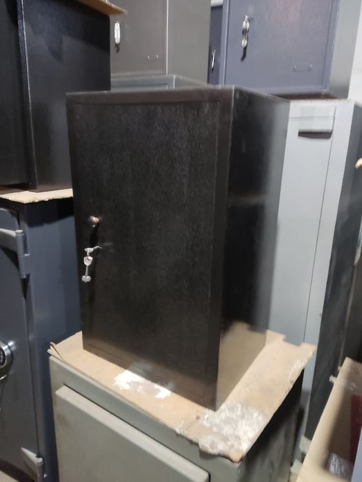 Продаю б.у сейф(большой выбор)