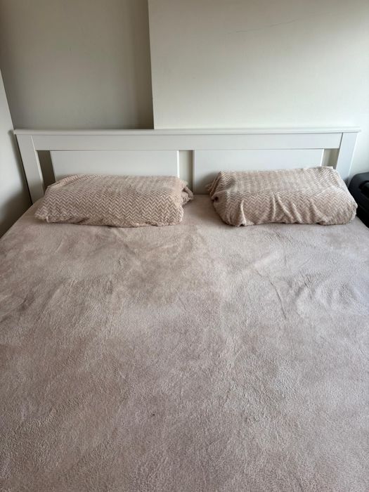 Cama Queen size como nova