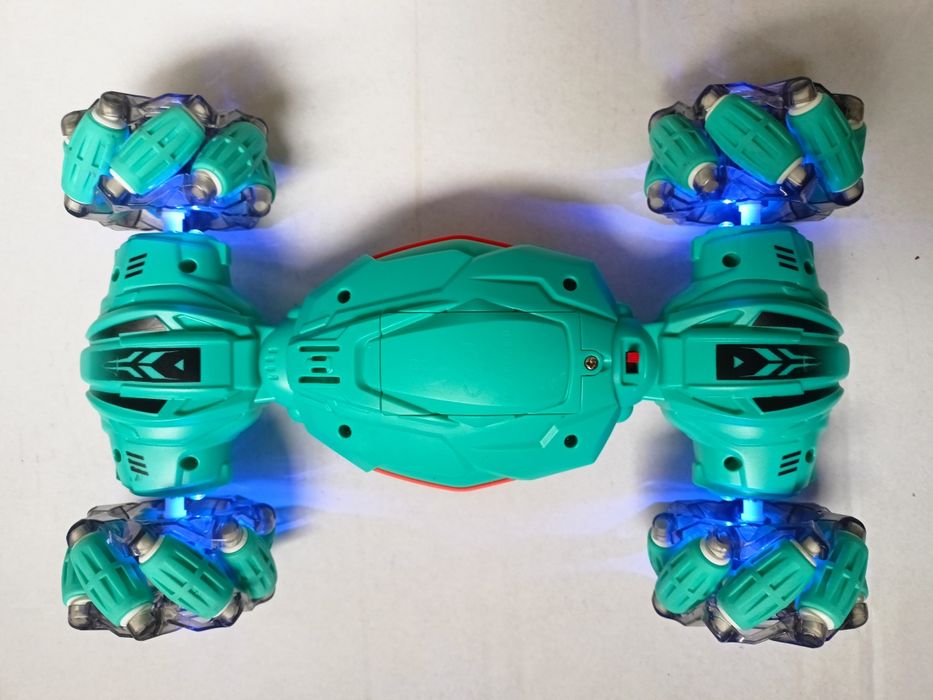 Машина-трансформер на радіокеруванні, перевертиш MOKA A034 та Shantou