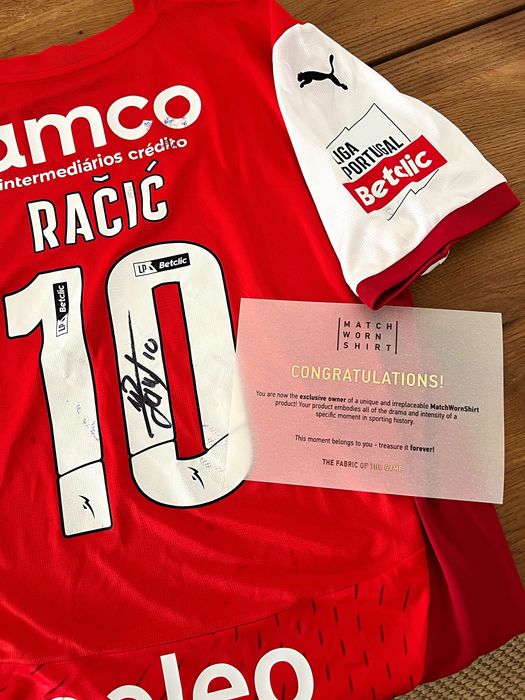 Camisola usada e autografada por Uroš Račić na vitória do SC Braga