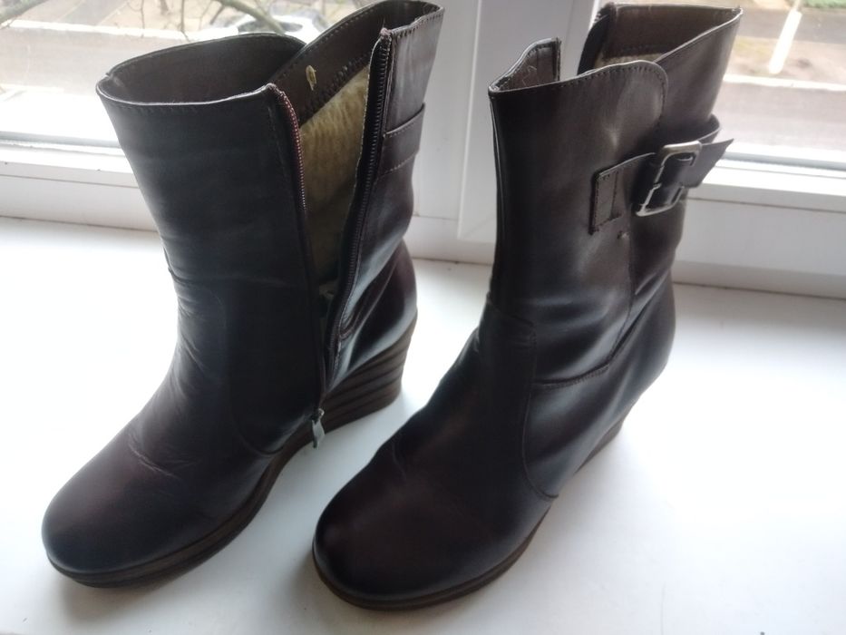 Сапоги женские ,состояние отличное