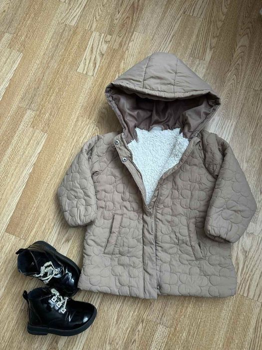 Весняна куртка для дівчинки