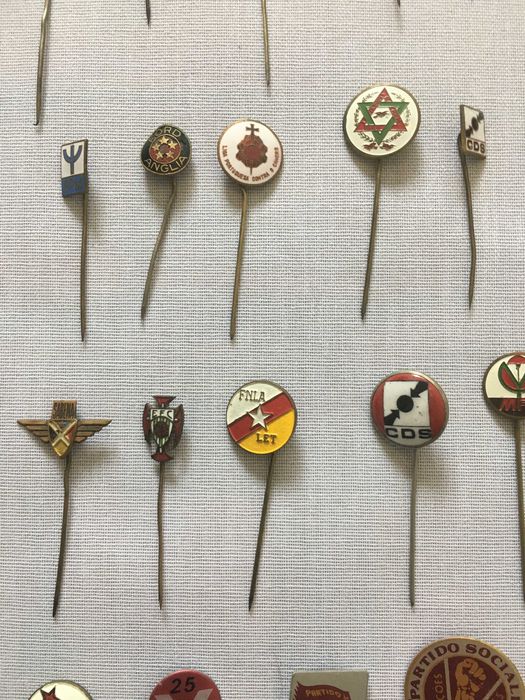 139 Pins e Crachás [lote]