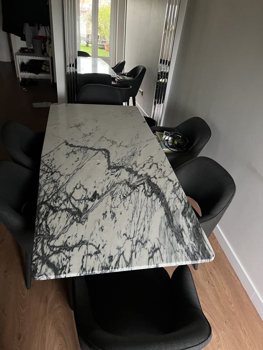 Mesa em Mármore pele tigre 190x90cm 6 lugares