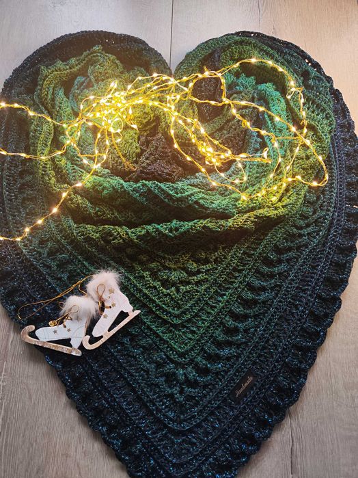 Chusta ręcznie szydełkowana handmade