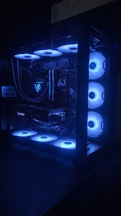 Komputer gamingowy RGB