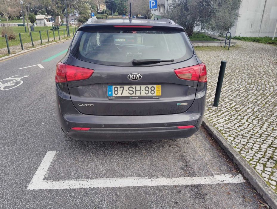 Kia 2016 /12.  Com todo o Histórico