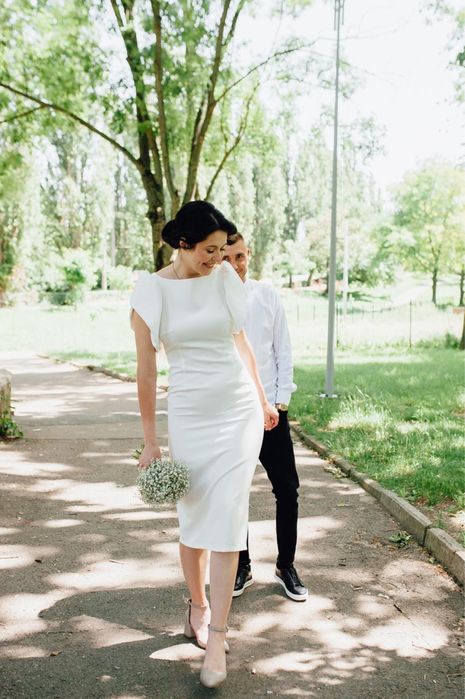 Сукня біла жіноча