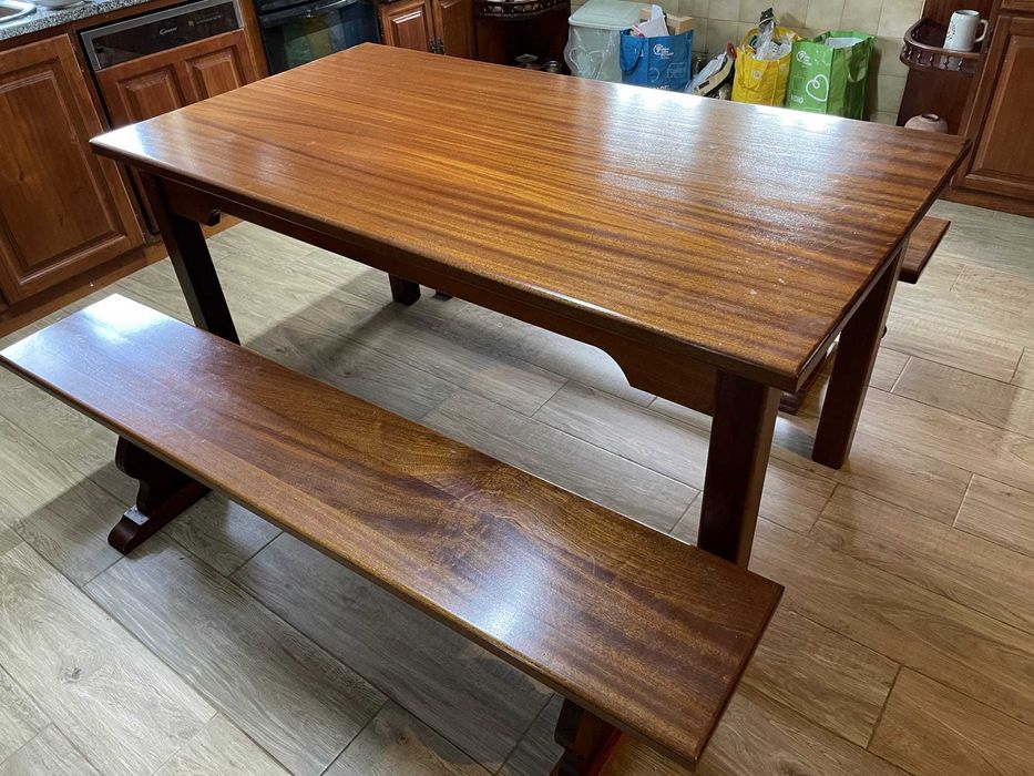 Mesa de jantar em madeira maciça64575348296450122