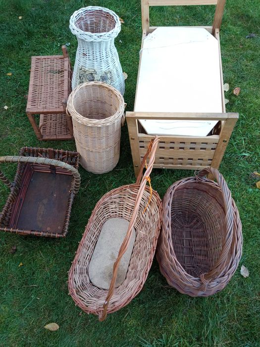 Koszyki wiklinowe. Koszyki wiklinowe.