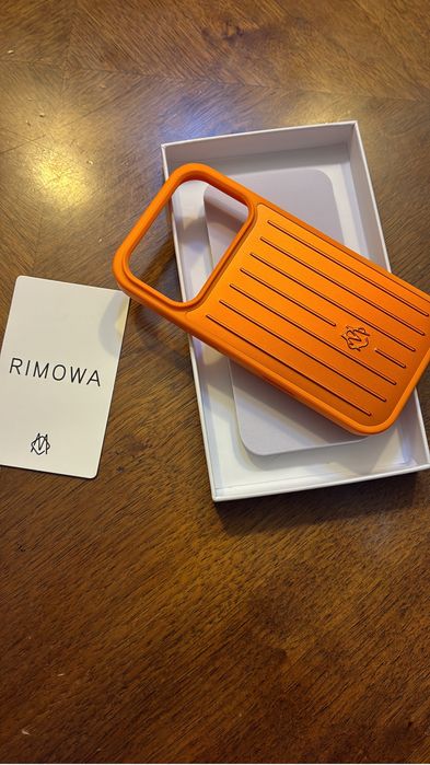 Capa laranja 17 pro