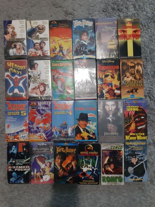 Видеомагнитофон в идеальном состоянии+30 кассет