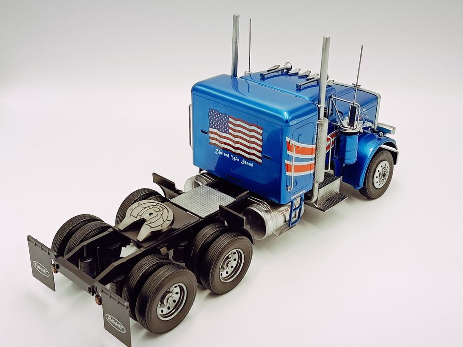 Model Ciężarówki Peterbilt 359 1:25 Revell