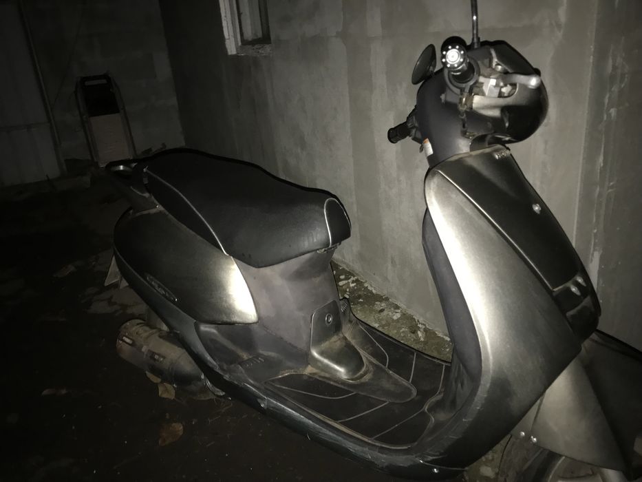 Скутер Honda Lead  100 кубів