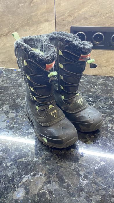 Зимові сапожки ботинки на дівчинку The north face