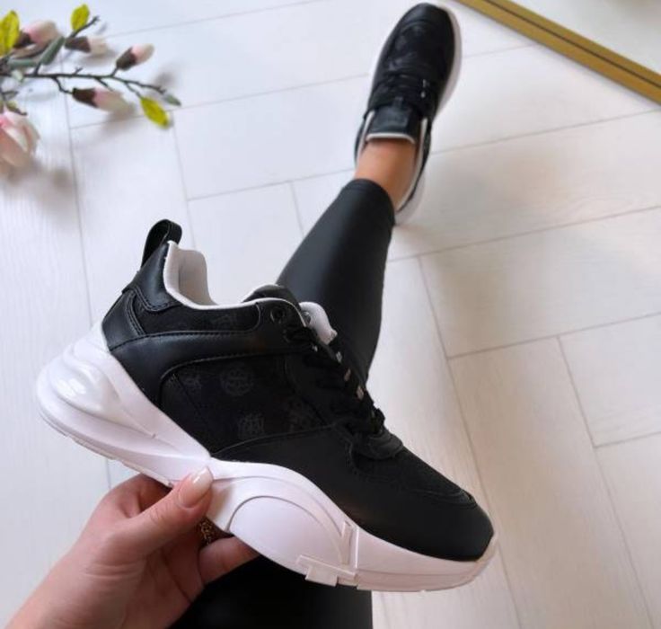 Guess czarne sneakersy platformy logowane 38