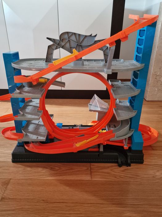Pista Hot Wheels Ultimate Garage Shark