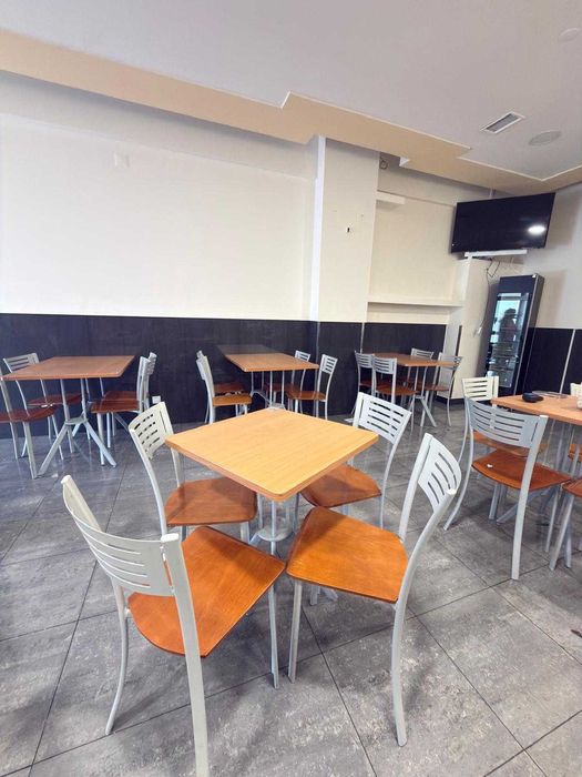 Recheio Completo de Café/Snack-Bar com Maquinário e Mobiliário