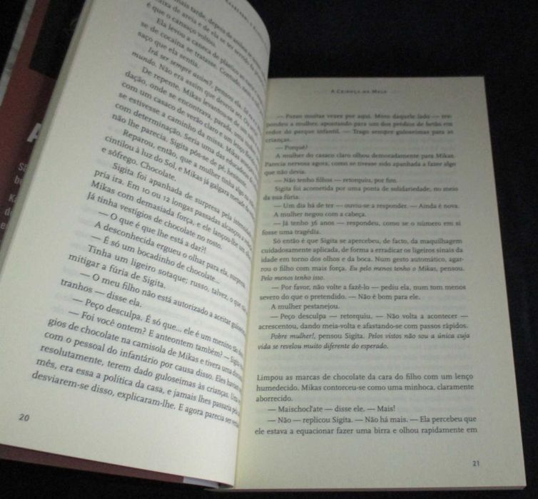 Livro A Criança na mala Lene Kaaberbol e Agnete Friis