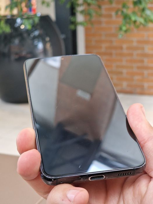 Samsung S22 8/128 GB w bardzo dobrym stanie