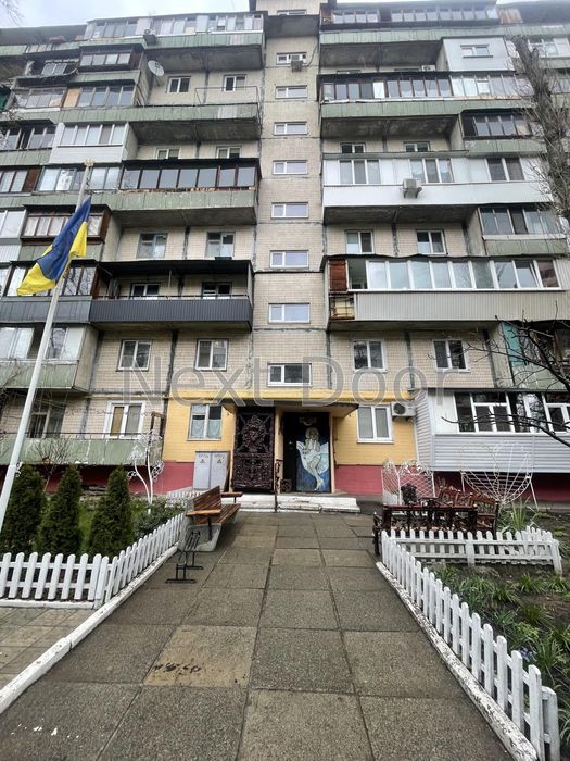 Продаж 1к. Кубанської України 35/24 Деснянський р-н Лісовий мас