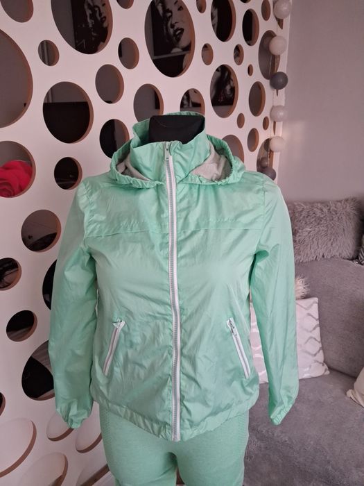 Wiosenny zestaw wiatrówka + legginsy