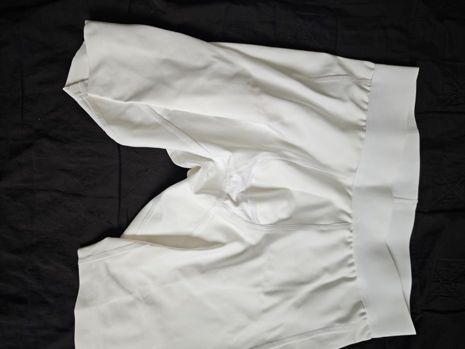 Spodenki sportowe adidas Nowe