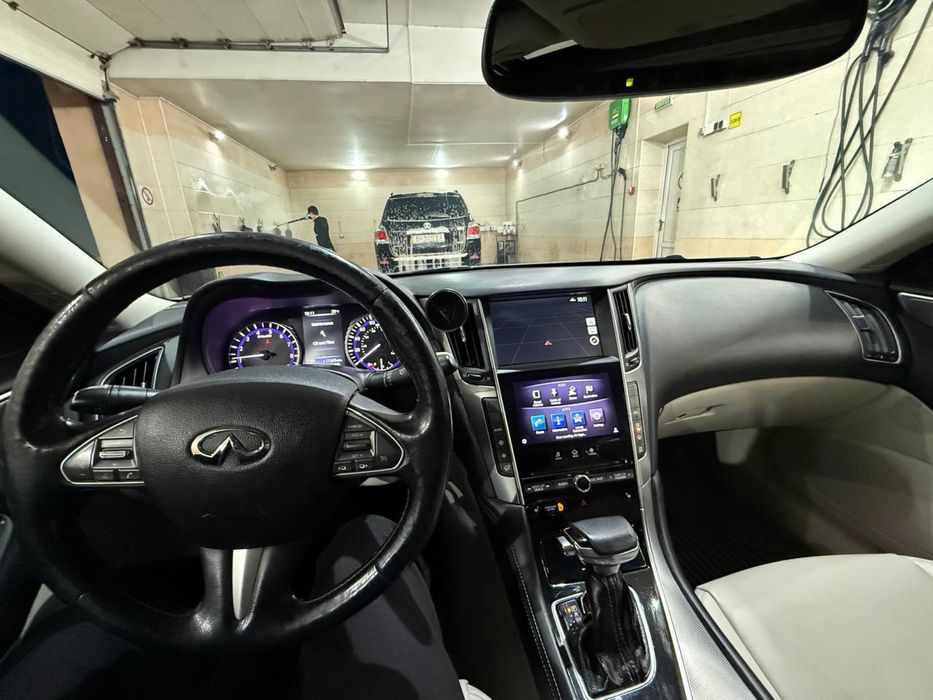 Продам infiniti Q50 2014 год