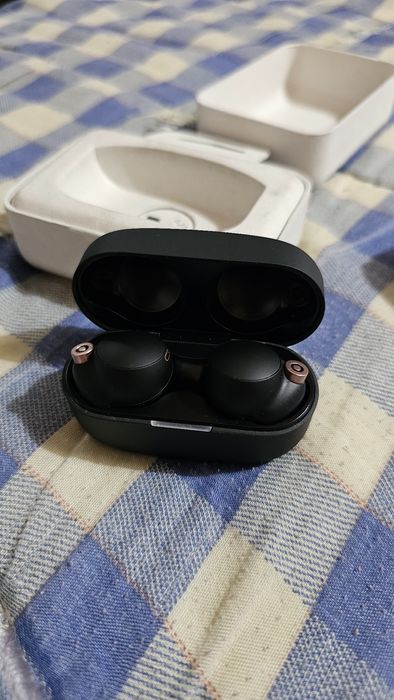 Vendo auriculares Sony WF 1000XM4