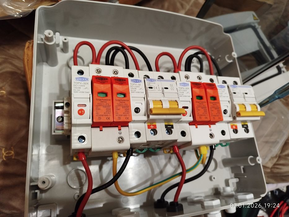 Захист від блискавки.  Щит захисту СЕС TomZN IP65 Сонячних панелей