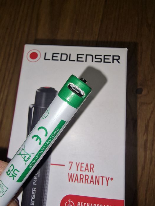 Фонарик ledlenser P4R Core
