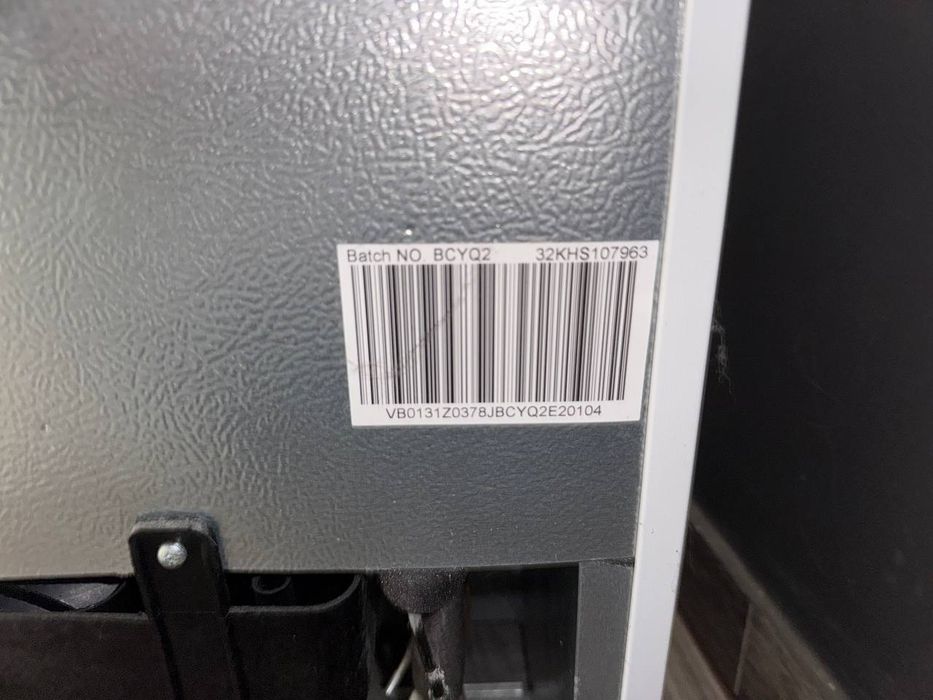 Sprzedam kompaktową i niezawodną lodówkę Electrolux LXB1AE13W0 (biała)