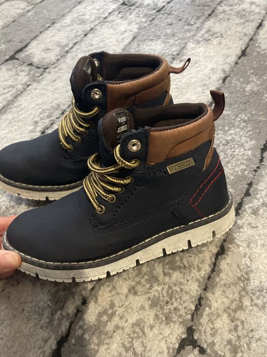 Buty dla chlopca  rozmiar 32