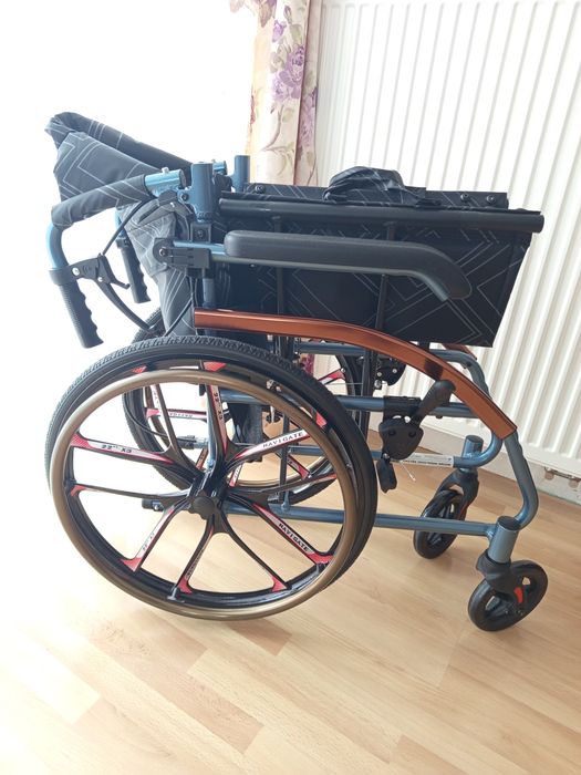 Lekki Wózek inwalidzki Wheelie Light 12kg
