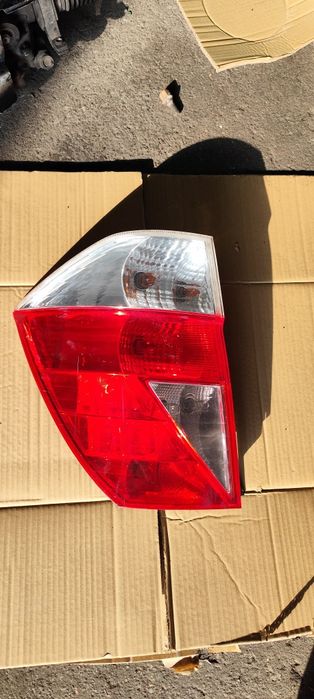 Honda FR-V 2004r. Lampa tył prawa lewa