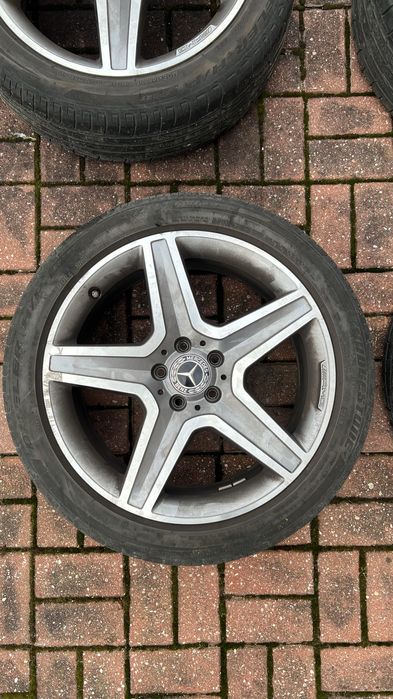 Koła Mercedes-Benz OEM 19 AMG 8JX19 H2 ET43.5 GLA