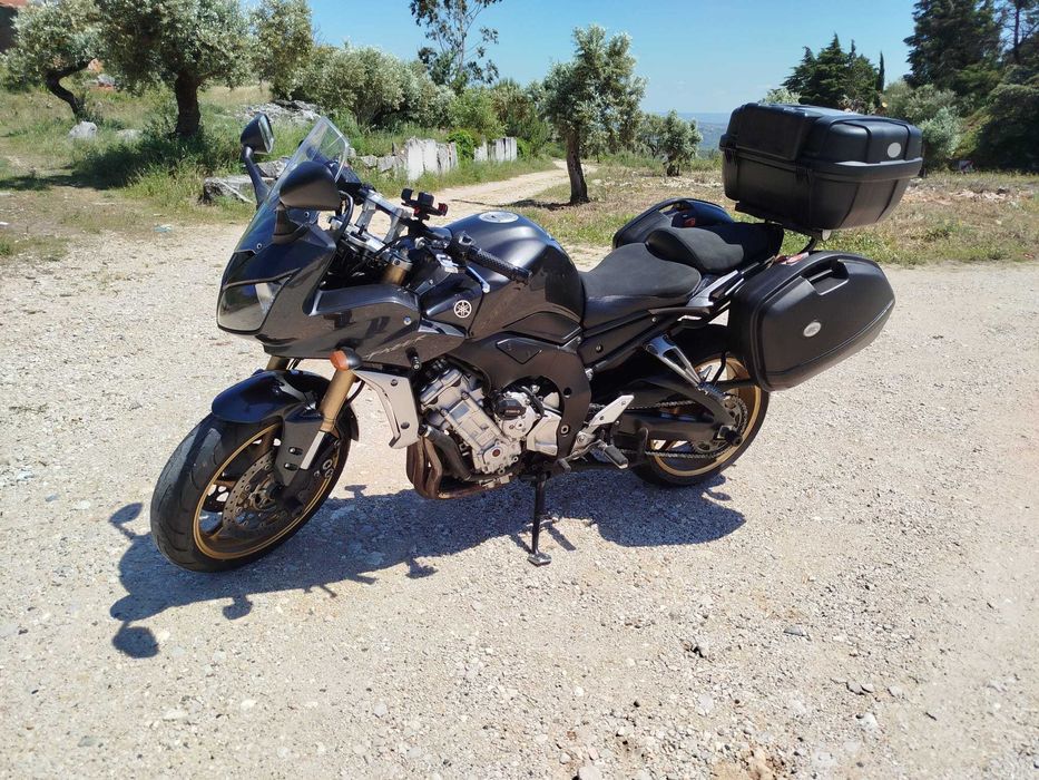 Yamaha Fazer 1000 ABS com malas laterais e top case