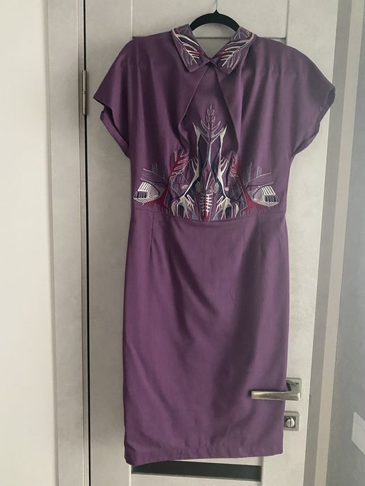 Плаття з машинною вишивкою