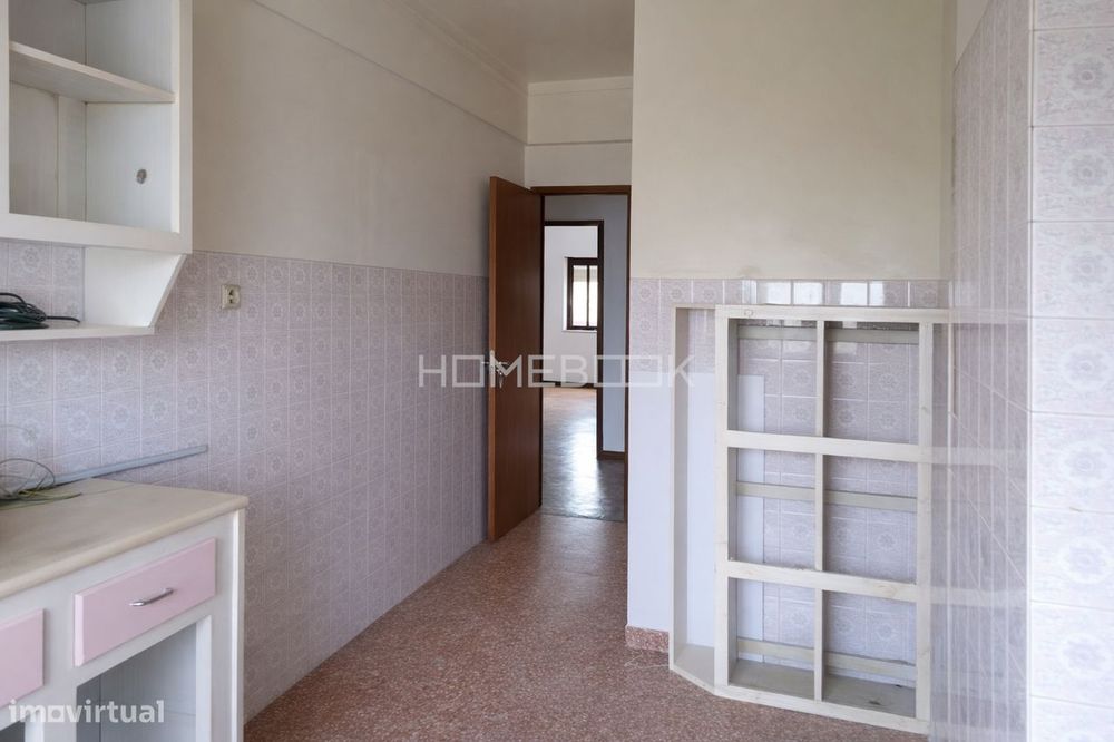 Apartamento T2 para venda na Avenida Rio de Janeiro, 40 em Oeiras Lisb