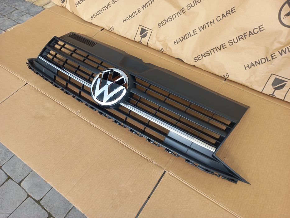 VW T6 Т6 Caravelle Multivan 2015-19 Решітка радіатора бампера ОРИГІНАЛ
