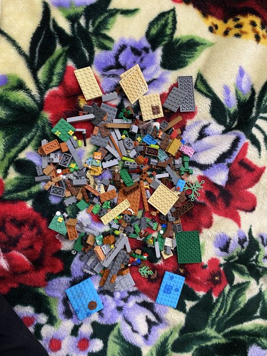 Лего запчастини