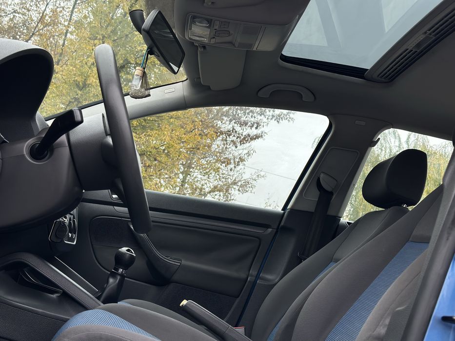 Volkswagen Golf 5 Гарний стан!