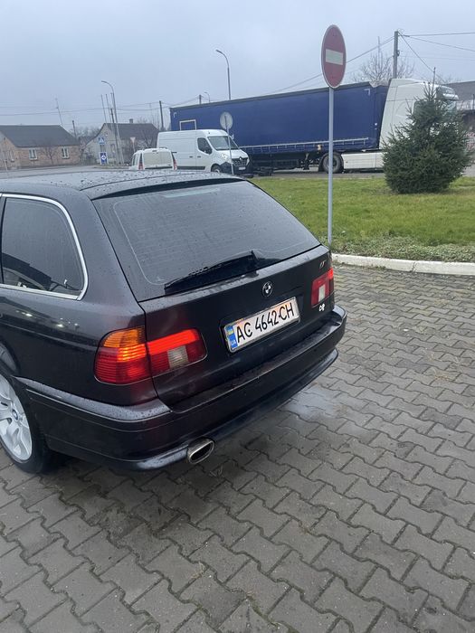 Подам бмв 525i е39