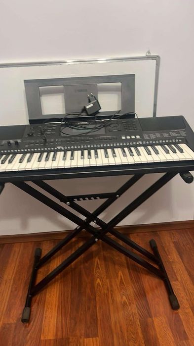 Keyboard Yamaha  E453