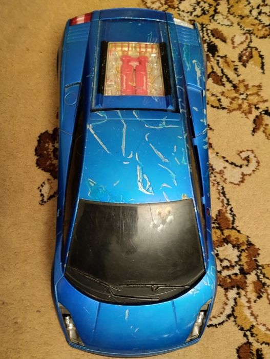 Великий iграшковий автомобiль
