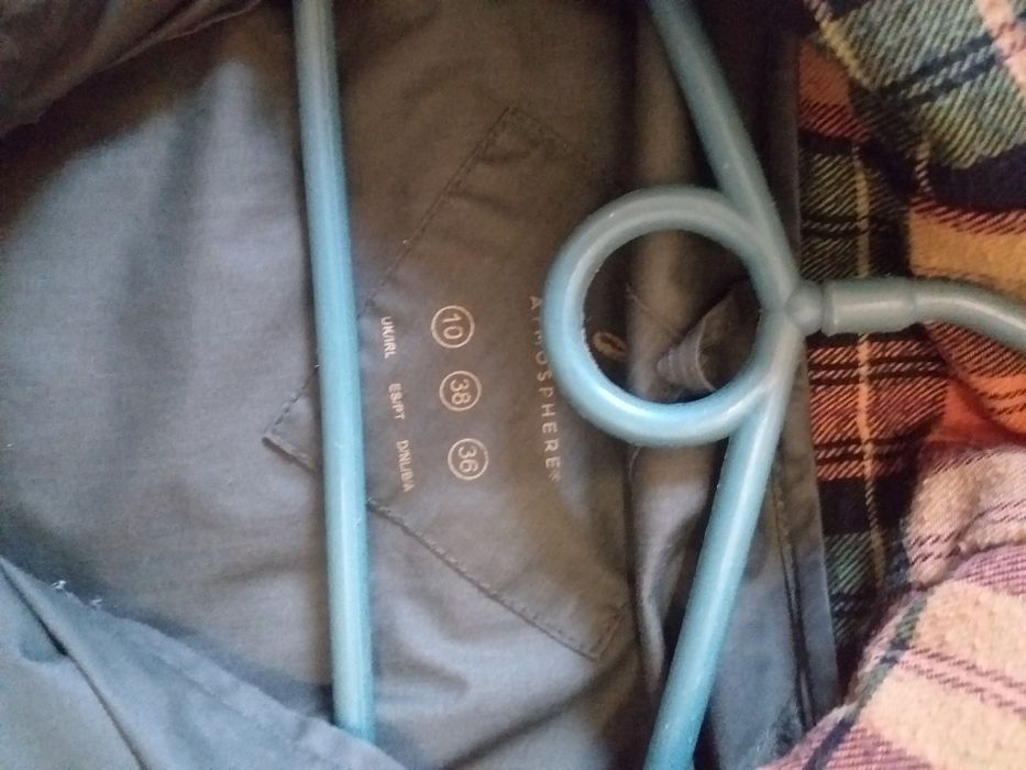 Вітровка жіноча.