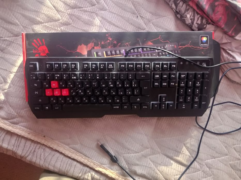 Продам игровую клавиатуру